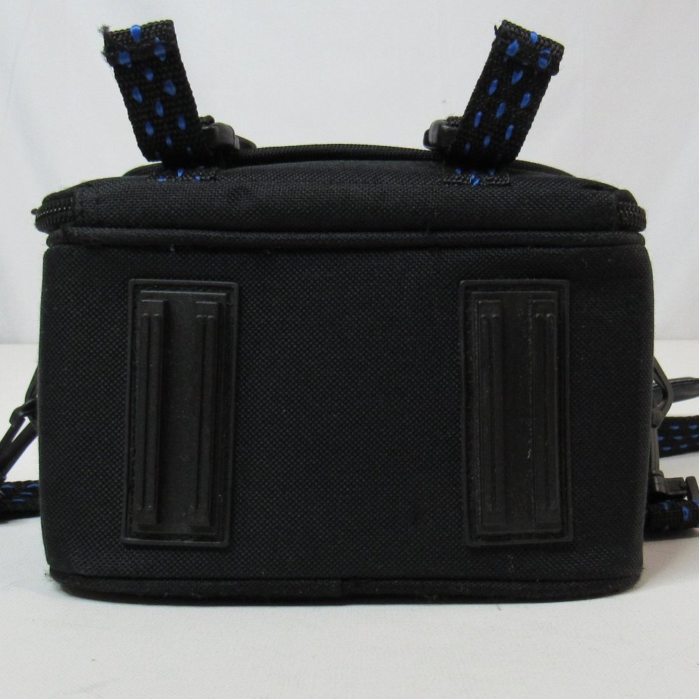 Samsonite Camera/Camcorder Carry Bag with Adjustable Strap - Picture 4 of 15